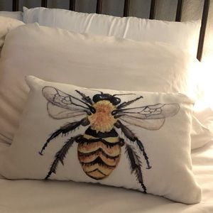 Bumble bee throw pillow
